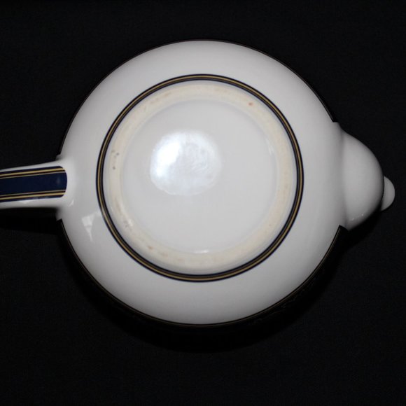 Vintage Tetley 4 Cup Teapot | Made in England by Kilncraft - Picture 12 of 14